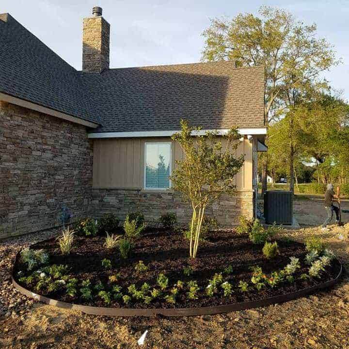 Houston, Texas local landscaper work by Helms Landscaping