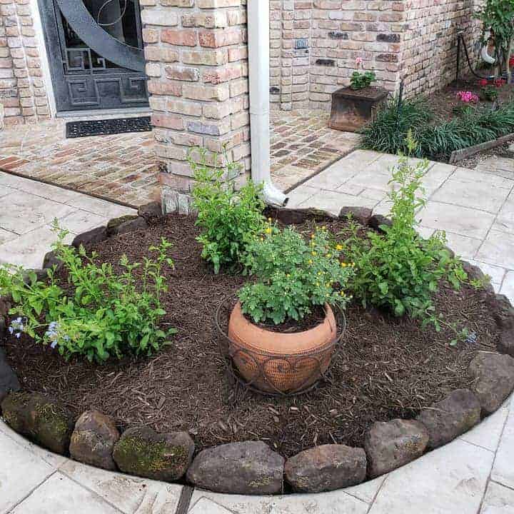 Houston, Texas local landscaping work by Helms Landscaping